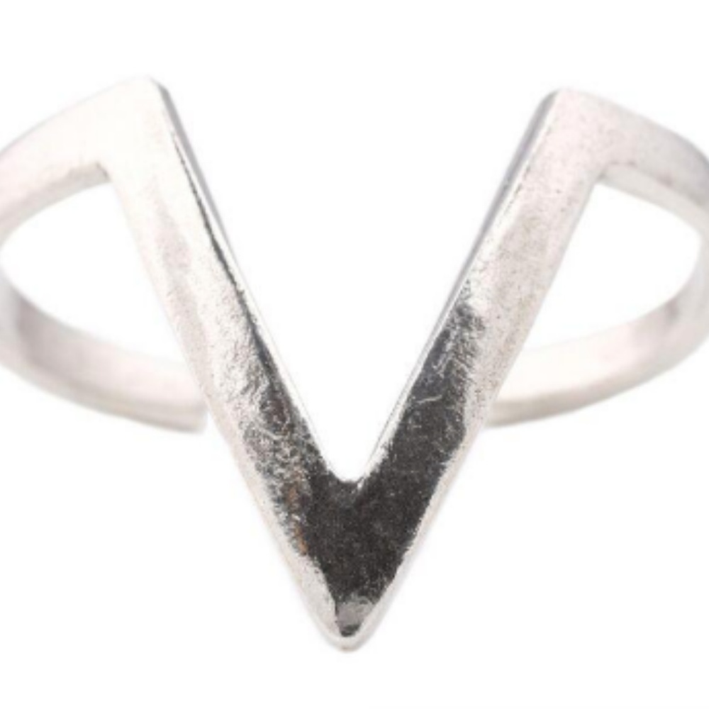 The 2 Bandits Silver Chevron Cuff Bracelet